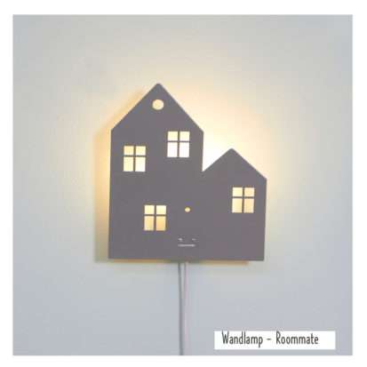 Wandlamp in de vorm van een Huis van Roommate