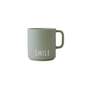 DESIGN LETTERS FAVOURITE CUP WITH HANDLE SMILE