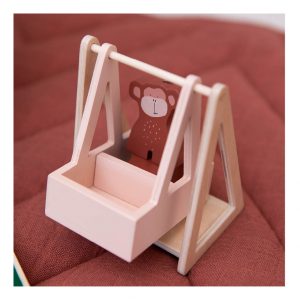trixie wooden school with accessories detail 2